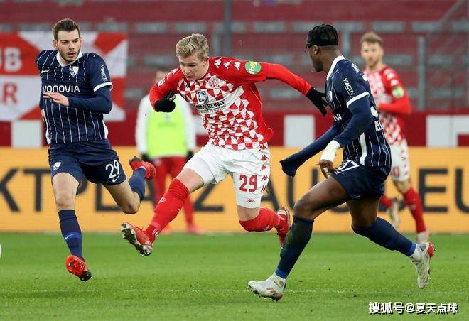 关于国际比赛日荷甲焦点战,门兴格拉德巴赫主帅复盘,更衣室稳定,球探报告显示潜力的信息 关于国际比赛日荷甲焦点战,门兴格拉德巴赫主帅复盘,更衣室稳定,球探报告显示潜力的信息