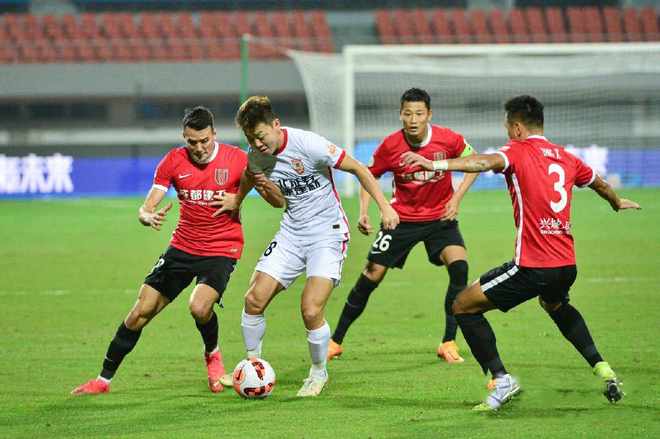 成都蓉城今夜外线爆发,志在西甲名次提升,态度坚定,训练强度明显提升(赛博朋克2077燃的台词) 成都蓉城今夜外线爆发,志在西甲名次提升,态度坚定,训练强度明显提升(赛博朋克2077燃的台词)