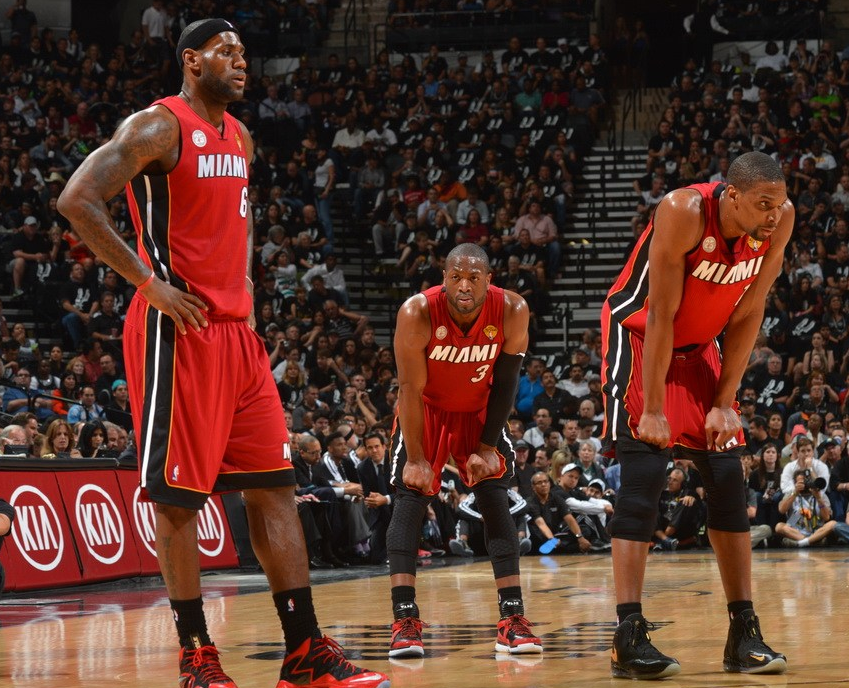 内马尔更衣室跳舞 内马尔更衣室跳舞