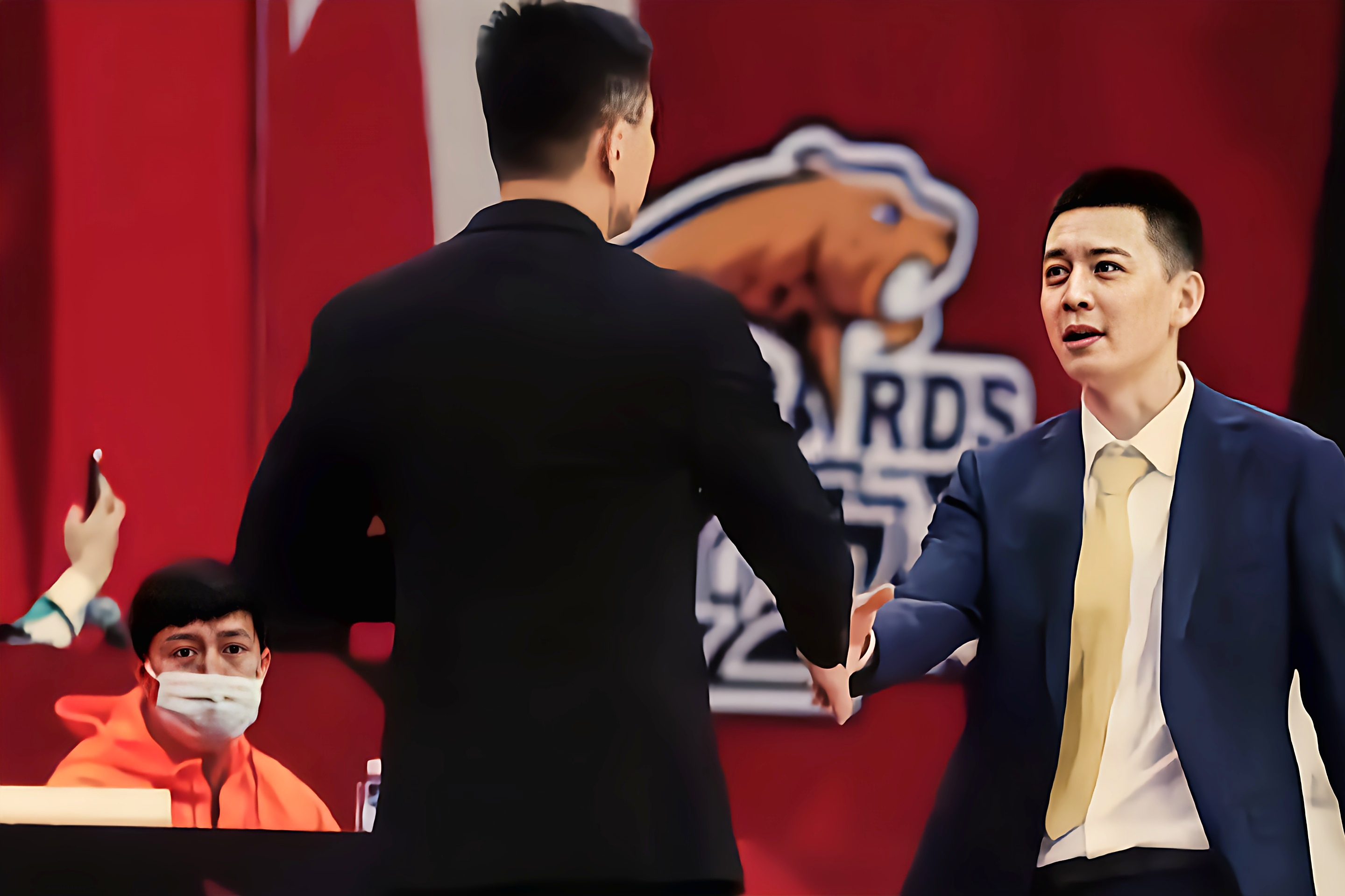 关于广东宏远发布备战花絮,冲刺阶段队长鼓劲,足总杯任务艰巨,资深球员宣示担当的信息 关于广东宏远发布备战花絮,冲刺阶段队长鼓劲,足总杯任务艰巨,资深球员宣示担当的信息