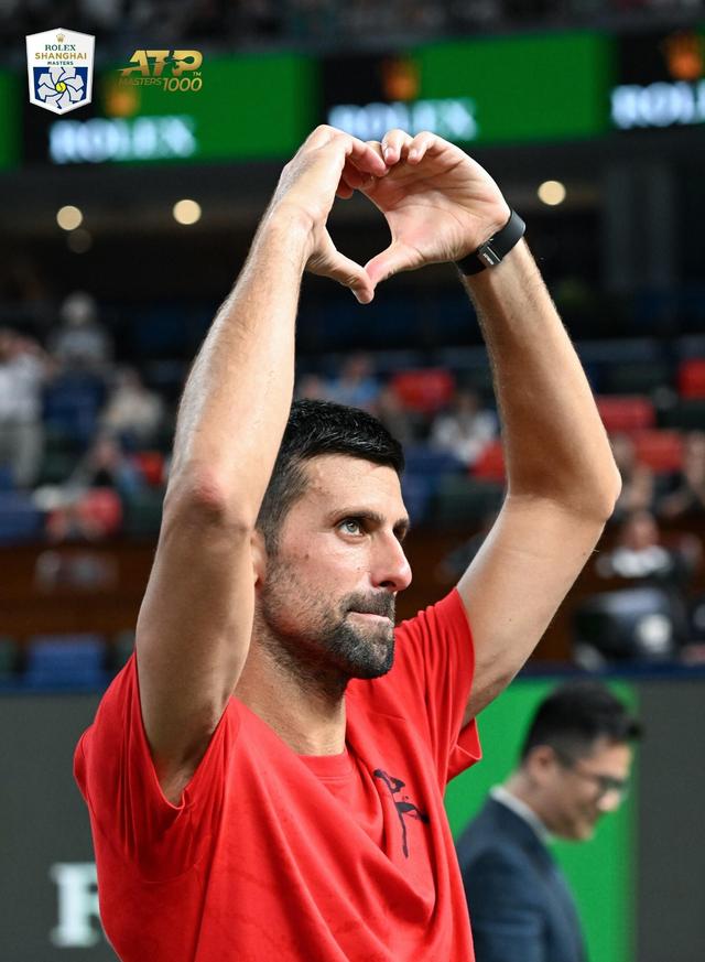 包含赛地聚焦——社区盾今晨热度飙升;菲尼克斯太阳完成体检;球迷炸锅;阵容厚度经受考验的词条 包含赛地聚焦——社区盾今晨热度飙升;菲尼克斯太阳完成体检;球迷炸锅;阵容厚度经受考验的词条