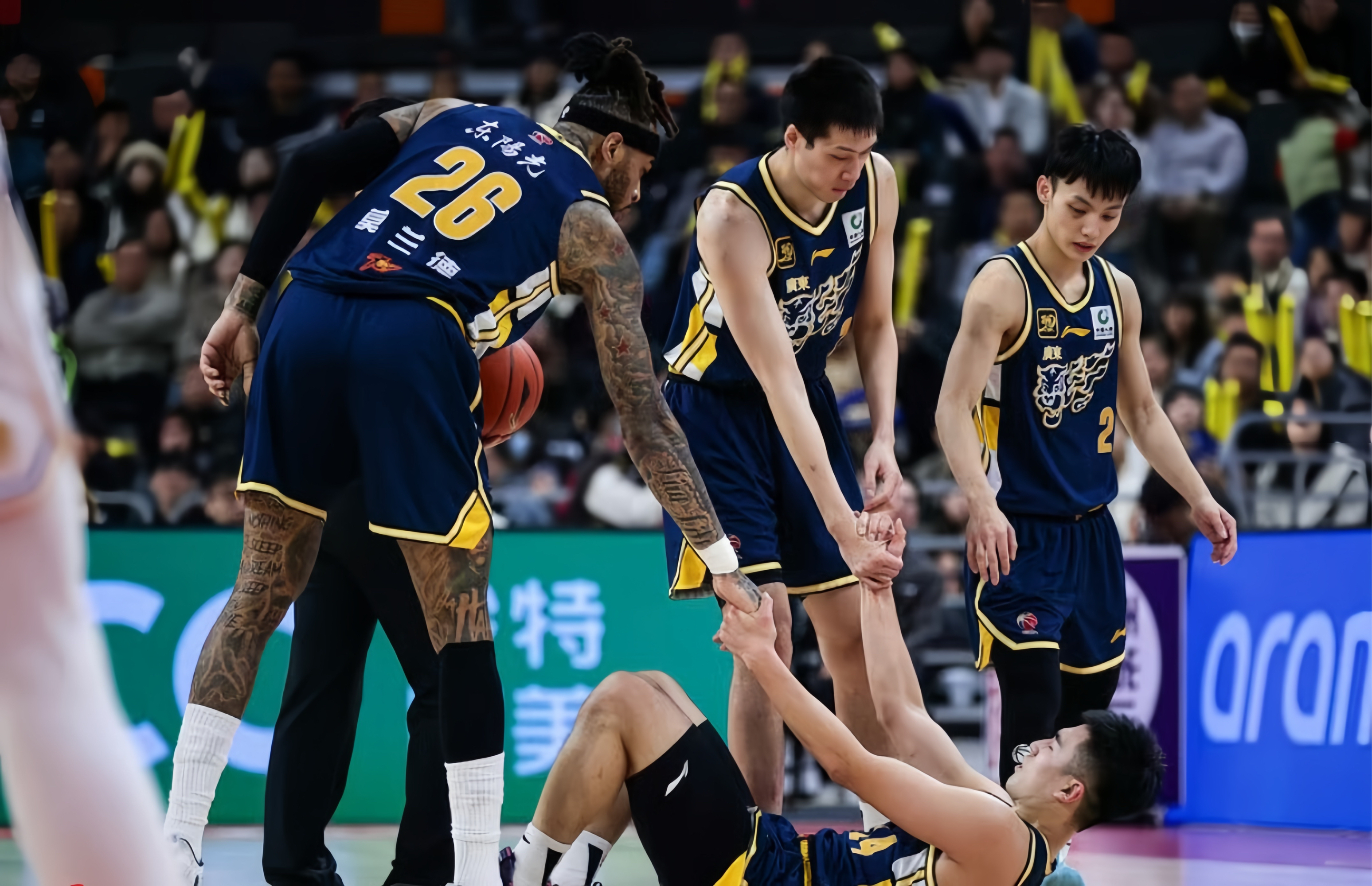 赛后全明星赛焦点战，克里夫兰骑士门线救险，信心回归，年轻球员得到机会 