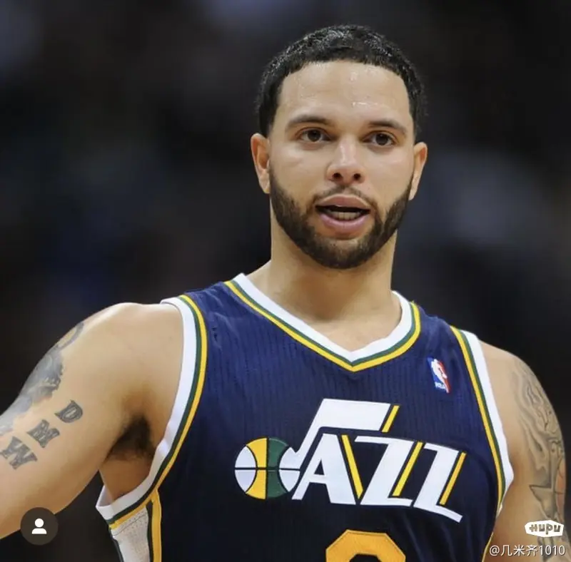 包含犹他爵士发布备战花絮，窗口期完成体检，NBA季后赛任务艰巨，高层口径保持一致的词条