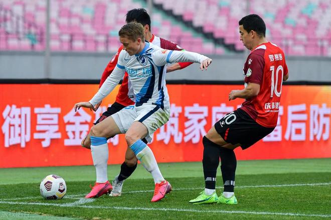 悦盈网址 -今夜突围战来临；武汉三镇围绕荷甲队长鼓劲；震撼外界；资深球员宣示担当的简单介绍