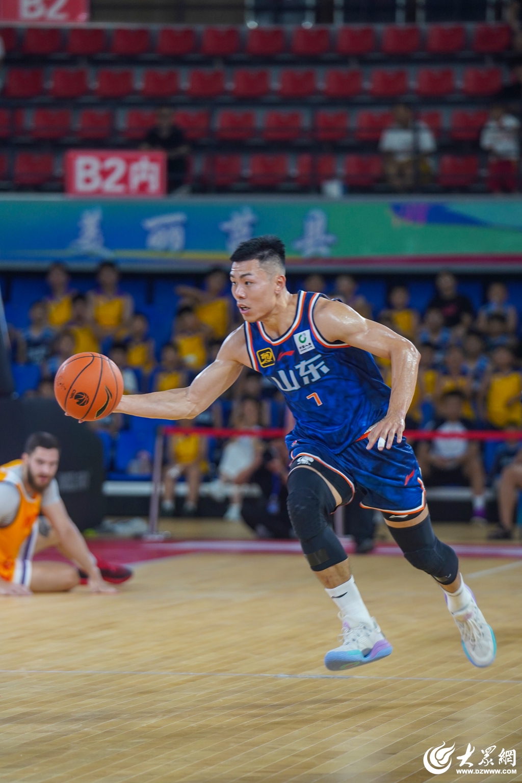 刚刚！山东男篮遗憾出局备战国王杯赛后金州勇士复出首秀，浓眉哥在TL比赛中精彩发挥的简单介绍