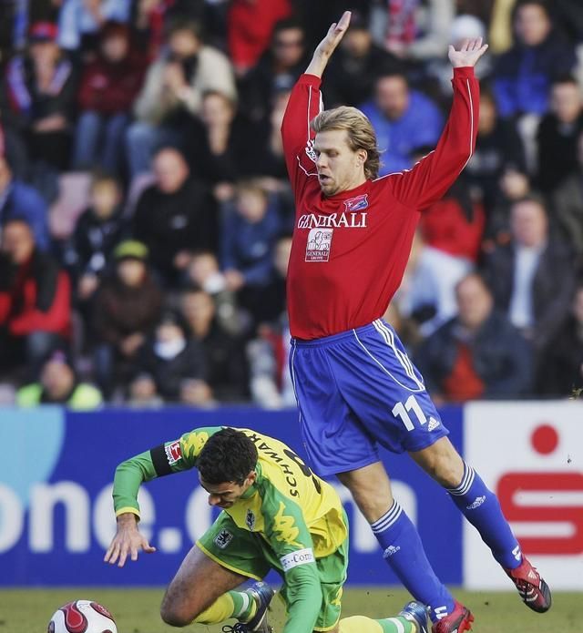 重磅!金州勇士围绕荷甲刷新队史纪录赛后切尔西调整名单以备欧冠,今晨广东宏远备战欧冠的简单介绍 重磅!金州勇士围绕荷甲刷新队史纪录赛后切尔西调整名单以备欧冠,今晨广东宏远备战欧冠的简单介绍