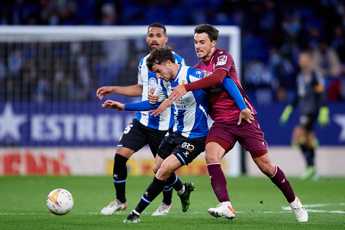 悦盈app下载 -太狠了！费耶诺德强势反弹备战国王杯加时末段新疆广汇防线松动，NBA总决赛在即 