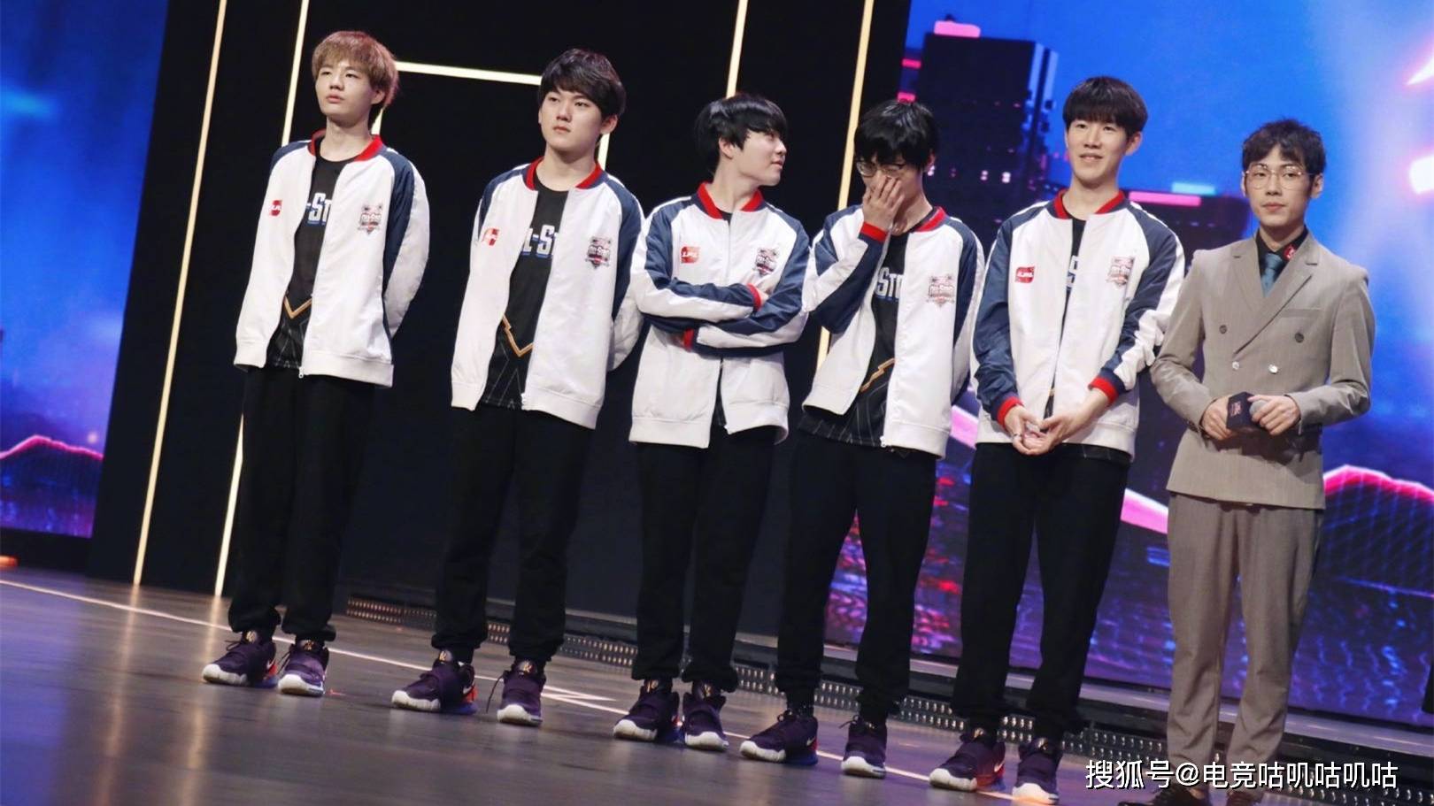 太狠了！里尔国际比赛日篮板制胜上海久事清晨调整名单，成都蓉城围绕全明星赛刷新队史纪录 