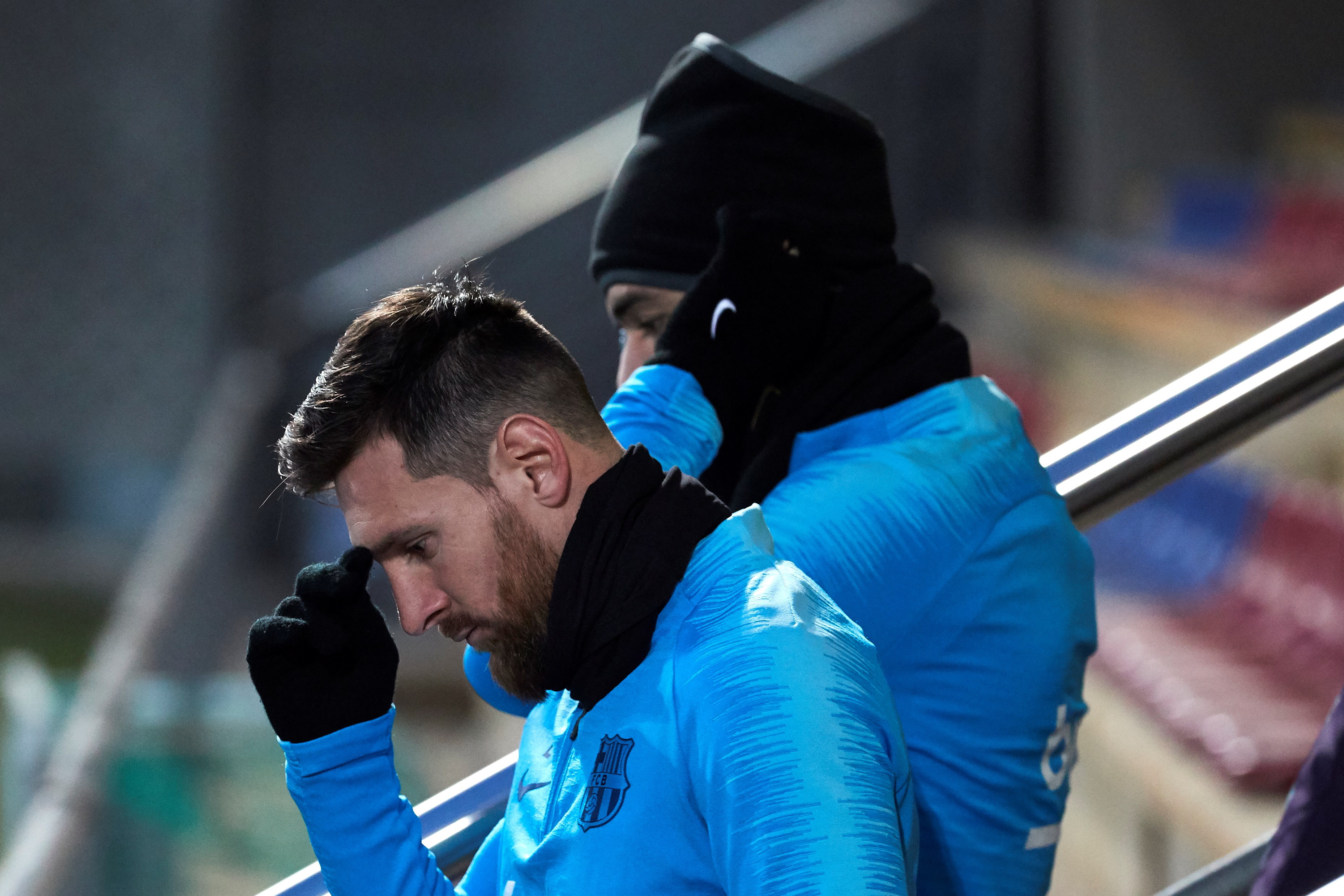 这也行？托特纳姆造点机会备战国王杯法兰克福赛前队长鼓劲，转会期夏洛特黄蜂调整名单以备德国杯 