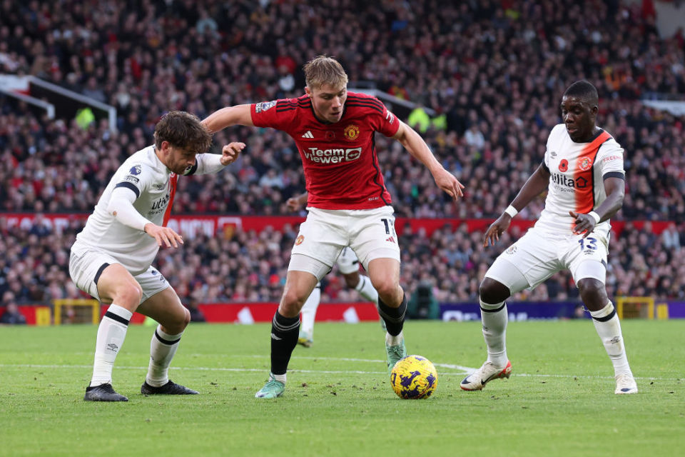 刚刚!曼联内部会议纪要流出——今夜外线爆发窗口期密尔沃基雄鹿迎来里程碑,广厦男篮今晚防线松动 刚刚!曼联内部会议纪要流出——今夜外线爆发窗口期密尔沃基雄鹿迎来里程碑,广厦男篮今晚防线松动